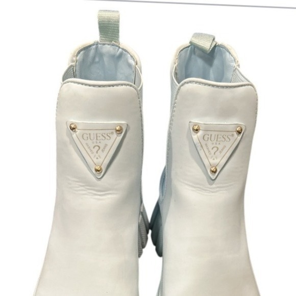 Guess Chelsea Boots Platform Lug Sole Ankle Booties‎ Light Blue Size 5M - Picture 10 of 10